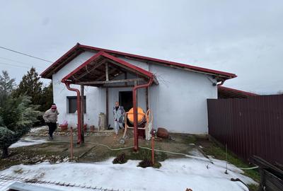 Casă parter + teren 1.000 mp, la 150 m de Dunăre – Tismana, jud. Mehedinți - 1