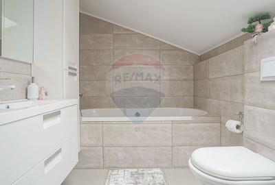 Apartament cu 4 camere decomandat, mobilat în Florilor - 9