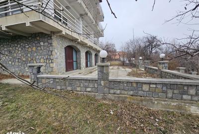 Casă cu 4 camere în Ghioșești - 9