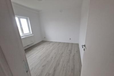 Duplex cu 3 camere cu Canalizare în Central - 33