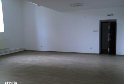 Spațiu comercial, de 450 mp, în Central