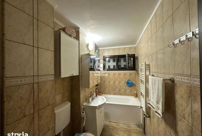 Apartament cu 3 camere semidecomandat în Podu Roș - 1