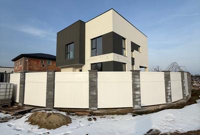 Casă cu 4 camere cu Canalizare în Balotești