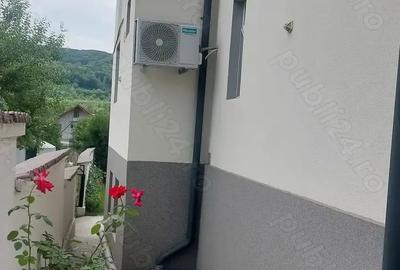 Casă cu 6 camere cu Teren 700 Mp în Aranghel - 2