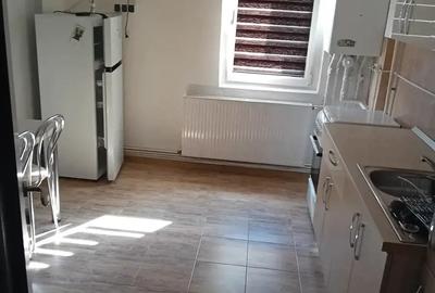Garsoniera de inchiriat centrul ora?ului 42mp parter