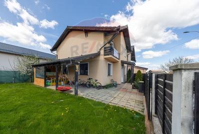 Casă cu 4 camere cu Teren 290 Mp în Sânpetru - 32