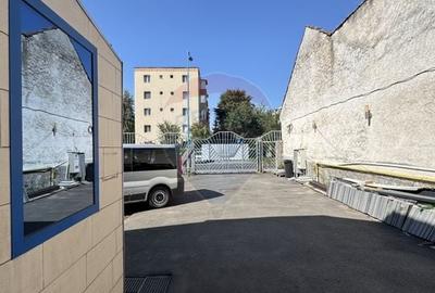Cladire de 902 mp utili de vanzare, zona Grivitei - DN 13, COMISION 0 - 50