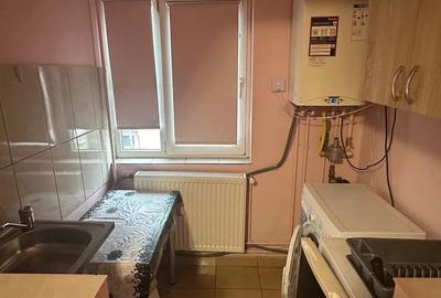 Garsonieră decomandată în Central