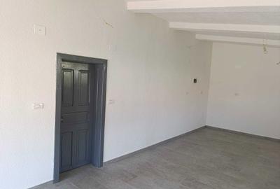 Spațiu comercial, de 40 mp, în Central - 1