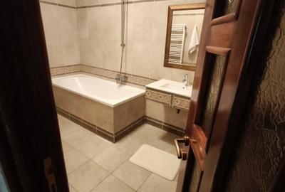 Apartament cu 3 camere decomandat, mobilat în Central - 21