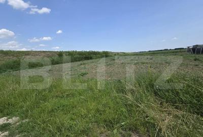 Teren de 2100 mp, în Central