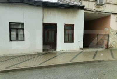 Casă cu 2 camere cu Teren 30 Mp în Central - 1