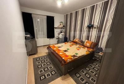 Apartament 2 camere, etaj intermediar, parcare, zona Petrom