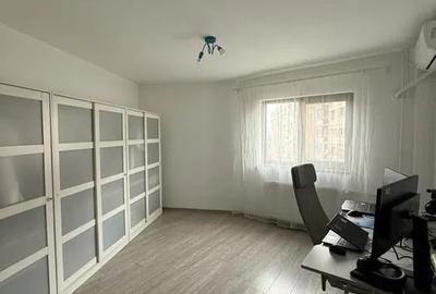 Apartament cu 3 camere decomandat, mobilat în Tineretului