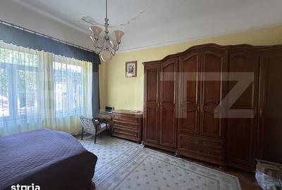 Casă cu 5 camere decomandat cu Teren 311 Mp în Central