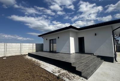 Casă individuală cu 4 camere cu Canalizare în Domnești - 1
