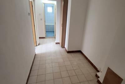 Apartament cu 3 camere decomandat, mobilat în Trafic Greu - 8
