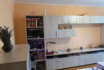 Proprietar vand apartament decomandat km 4-5 , vis-a-vis Kaufland - 7