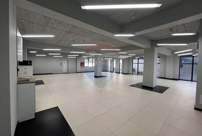Spatiu comercial modern de inchiriat / 2 locuri de parcare - 34