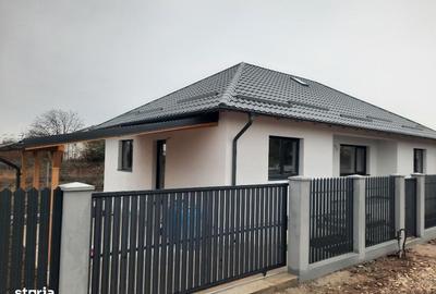 Casă cu 4 camere în Joița - 15