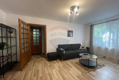 Apartament cu 2 camere semidecomandat, mobilat în Central