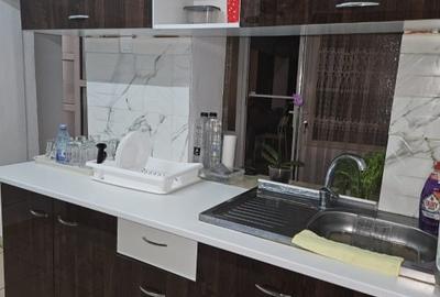 Vand Casa pe Bulevard direct in statia de autobuz. 1 minut de noul McDrive etc. - 2