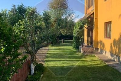 Casă individuală cu 9 camere cu Canalizare în Central - 2