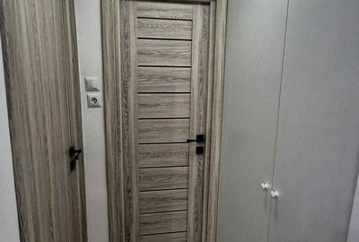 Apartament cu 2 camere semidecomandat în P-ța Victoriei - 1