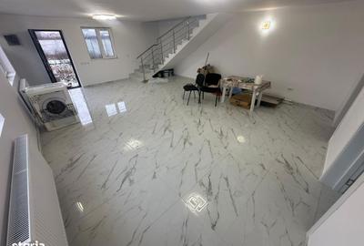 Casă cu 4 camere cu Canalizare în Dobroești