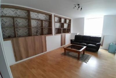 Apartament cu 3 camere semidecomandat în Central - 2