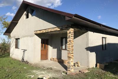 Casă cu 3 camere cu Teren 108 Mp în Central - 1