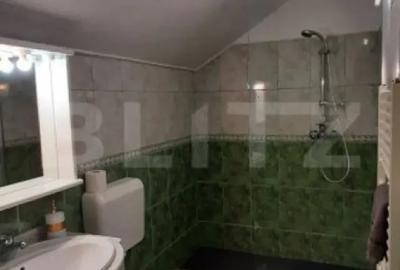 Casă cu 6 camere cu Teren 551 Mp în Teiu - 2