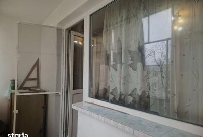 Apartament cu 3 camere decomandat în Vest
