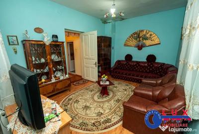 Casă cu 3 camere cu Teren 235 Mp în Central - 1