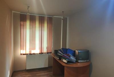 3 camere pretabil spatiu comercial, cartier 9 mai - 6