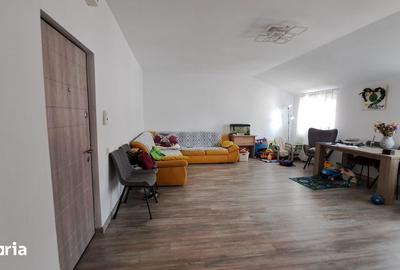 Apartament cu 2 camere decomandat în Km 5 - 1