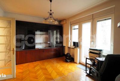 Casă cu 10 camere cu Canalizare în Domenii - 4