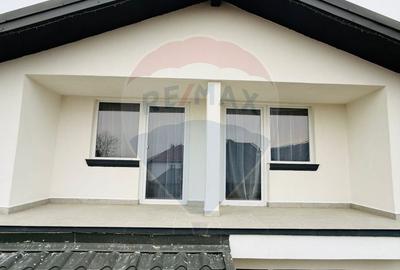 Duplex cu 6 camere cu Teren 229 Mp în Est - 2