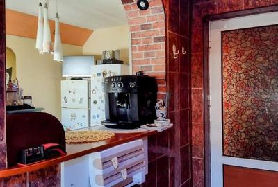 Apartament cu 4 camere semidecomandat în Cet - 7