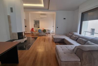 Apartament cu 5 camere decomandat, mobilat în Primăverii