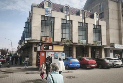 Spațiu comercial, de 425 mp, în Central - 4