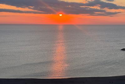 Vând apartament 3 camere vedere la mare - 1