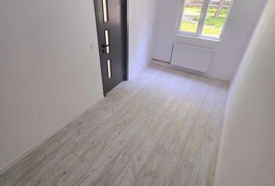 Apartament cu 2 camere semidecomandat în Micro 14 - 14