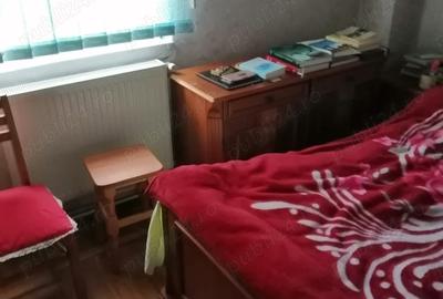 Apartament cu 4 camere decomandat în Găești - 5