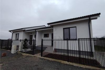 Duplex finalizat - ocupabil imediat - canalizare - 2