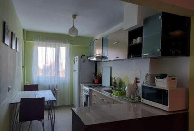 Apartament cu 2 camere decomandat, mobilat în Tomis III