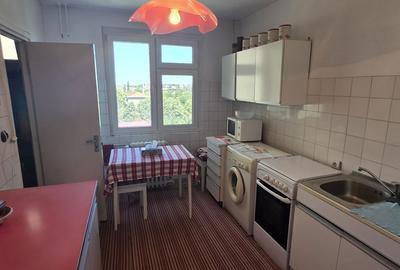 Apartament cu 3 camere semidecomandat în Central - 5