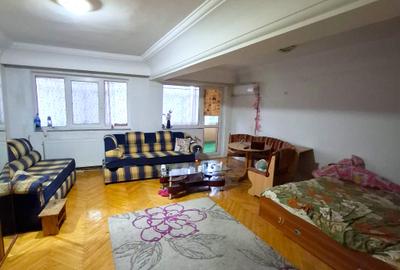 Apartament cu 4 camere decomandat în Ultracentral
