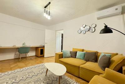 Apartament cu 2 camere semidecomandat, mobilat în Central