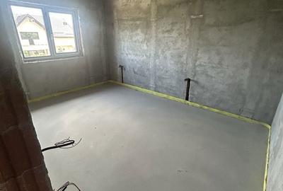 Casă cu 4 camere în Central - 2